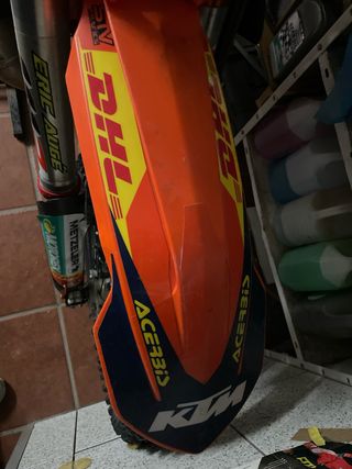 Plásticos KTM EXC 300 2019 con pegatinas red bull