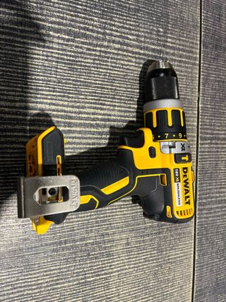 Taladro atornillador de impacto inalámbrico Dewalt