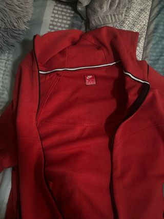 Sudadera Nike Tech Roja Y pantalon