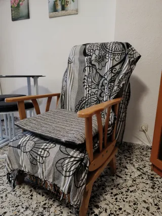 Sillón de salón tela y madera