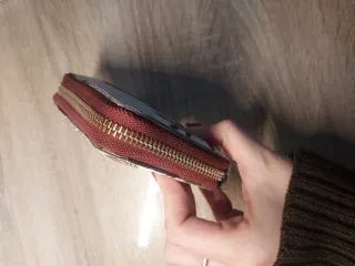 Cartera Parfois con estampado floral