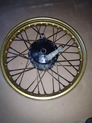 Llanta Trasera Yamaha DT80 Aire