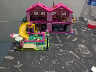 Casa compatible Lego con piscina. 1018 piezas