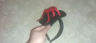 Sombrero araña negro y rojo