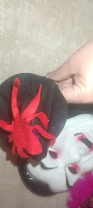 Sombrero araña negro y rojo