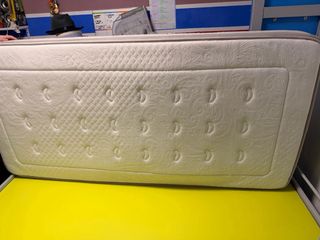 Cama Abatible Azul y Amarilla con colchon nuevo