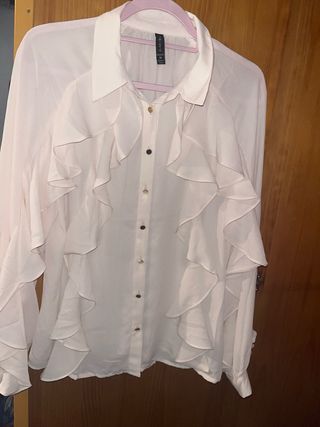 Blusa New Yorker volantes blanca talla M