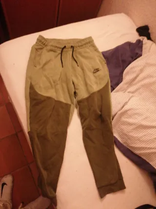 Pantalón Nike Tech Verde Oliva