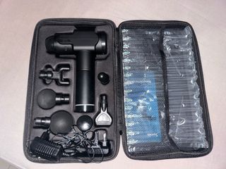 Pistola de Masaje Isincer LCD 6 cabezales