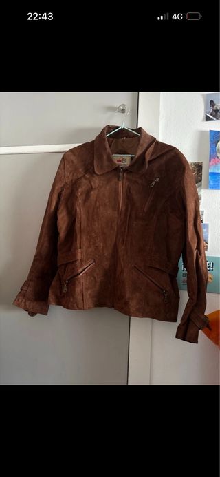 Chaqueta de piel marrón