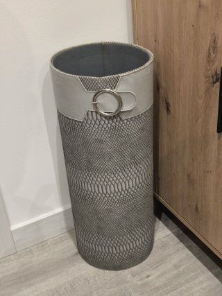 Paragüero gris decorativo de 60 cm altura.
