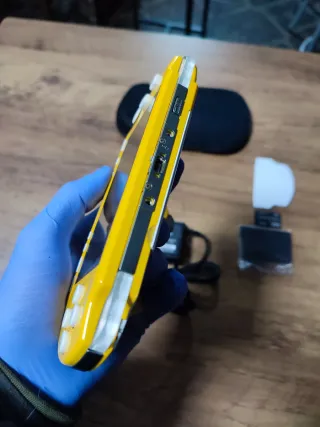 PSP Slim Amarillo 2004 The Simpsons