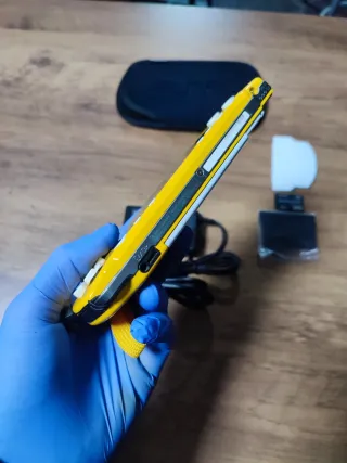 PSP Slim Amarillo 2004 The Simpsons