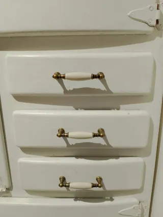 Alacena antigua de madera