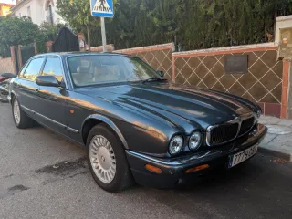 Jaguar XJ 2000