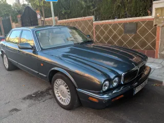 Jaguar XJ 2000