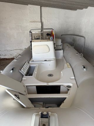 Zodiac Medline + 70 CV 4T + motor auxiliar + remol