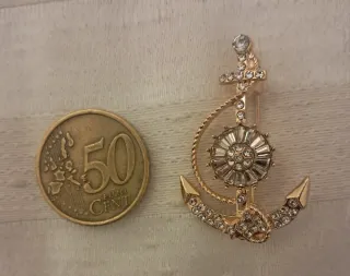 Broche Ancla con imperdiblr. Dorada con Cristales