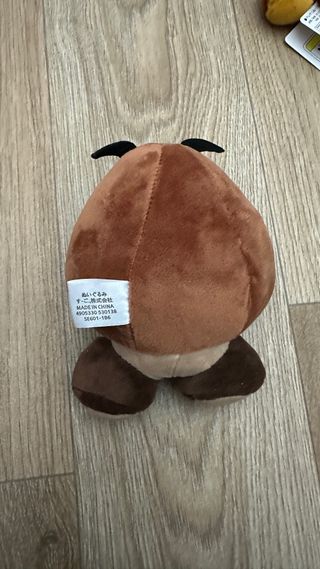 Super mario peluche game stop