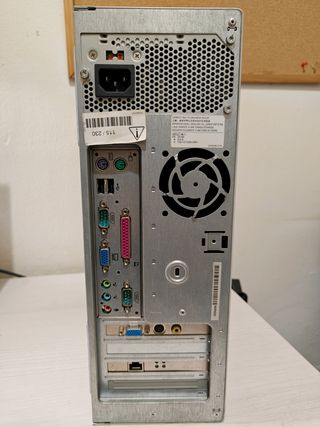 PC retro Compaq Deskpro con Windows 98 SE