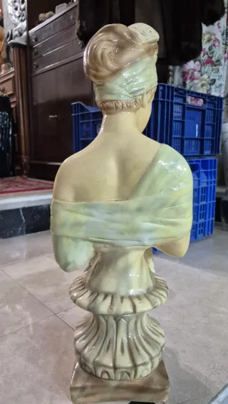 Busto de diosa griega