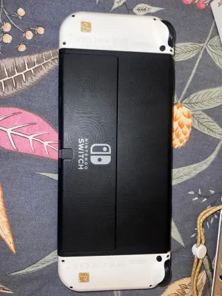 Nintendo Switch Edición Zelda Dorada y Blanca