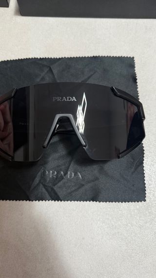 Occhiali da sole Prada usati