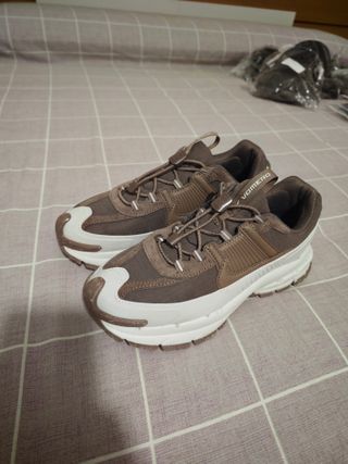 Nike Vomero Roam Talla 41