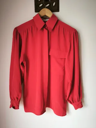 Camisa Vermelha Elegante