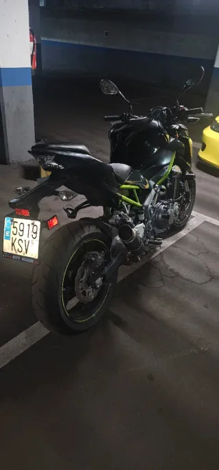 Kawasaki Z900 a2 Negra/Gris