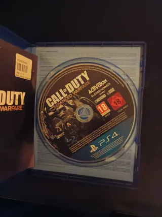 PS4 Slim 1TB con cavi e giochi