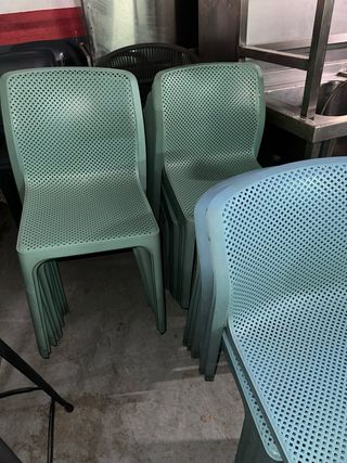 Sillas Nardi Resina Verdes x 15€ en buen estado
