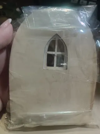 Puerta Ratón Pérez decorada