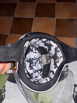 Casco de moto con visera y diseño para niño