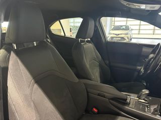 LEXUS UX BEV 54.3KWH 300E BUSINESS 204 5P TITANIUM