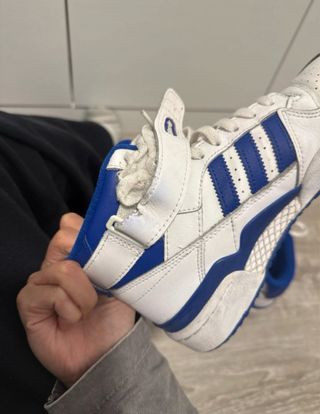 Zapatillas Adidas Forum Mid Blancas y Azules