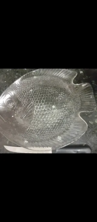 Plato de cristal Arcoroc con forma de pez