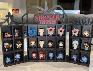 Reservado Estante Kinder Joy Mini Funko Stranger T