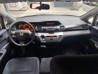 Honda FR-V 1.7