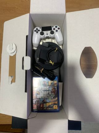 PlayStation 5 + Controller + GTA V