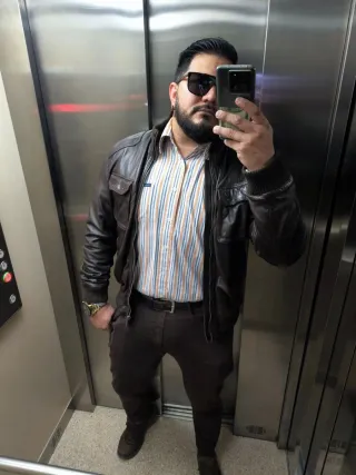 Chaqueta de cuero marrón y multicolor