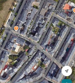 Habitación amplia en piso compartido