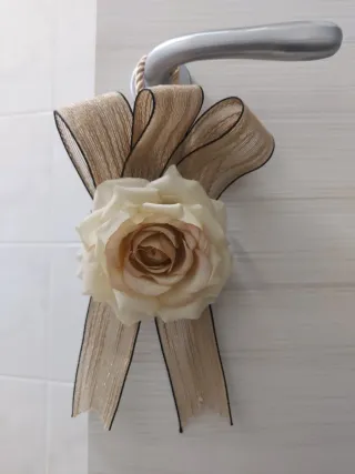 Decorazione per porte, fiore beige e bianco
