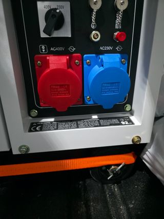 Generador Hyundai DHY8600SE-T