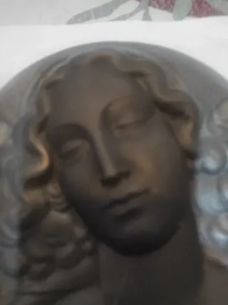 Virgen de figura religiosa