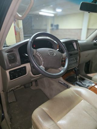 Toyota Land Cruiser HDJ100