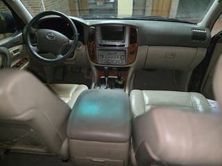 Toyota Land Cruiser HDJ100