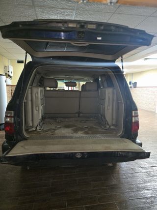 Toyota Land Cruiser HDJ100