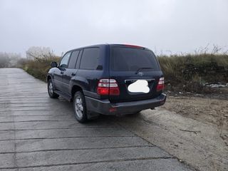 Toyota Land Cruiser HDJ100