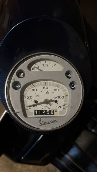 Vespa 125 Azul y Marrón